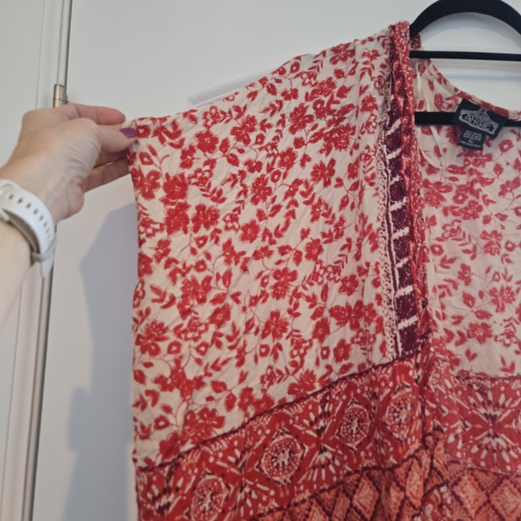 Angie Red White Floral Geometric Boho Crinkle Knee Dress Womens Size L - Picture 3 of 4